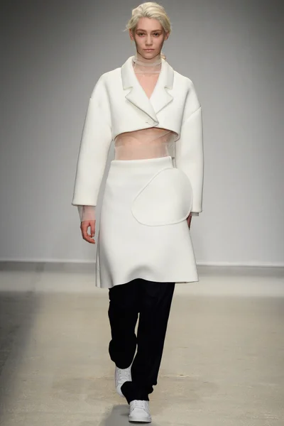 Look 3